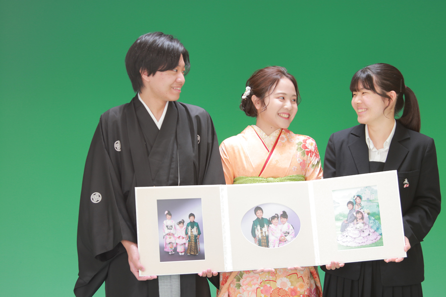 振袖 男性袴 スーツ 成人式 記念撮影 きょうだい写真 写真館 フォトスタジオ