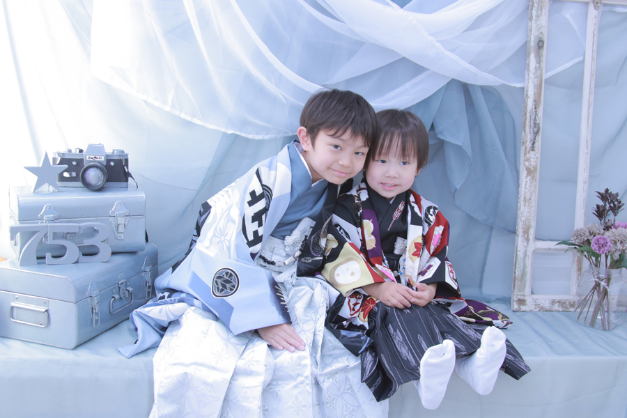 七五三 記念写真 きょうだい 兄弟 姉妹 家族写真 写真館 フォトスタジオ