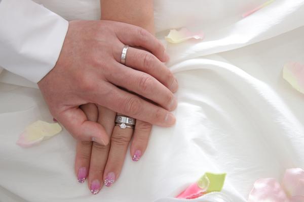 ブライダル　フォトウエディング　ウエディングドレス　写真館　フォトスタジオ　前撮り　後撮り　結婚記念　家族写真