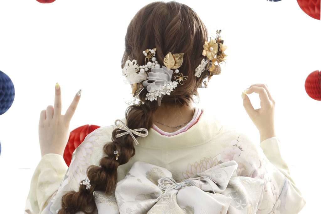 振袖　ヘアスタイル　編み下ろし　可愛い